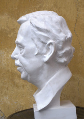 Petr Mucha - portrétní plastika - Václav Havel - 2012 - 25 x 25 x 50cm - sádra - levý profil